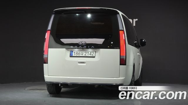 Hyundai Staria L3.5 Lounge 9-Seater Inspiration 2022 — фото 4