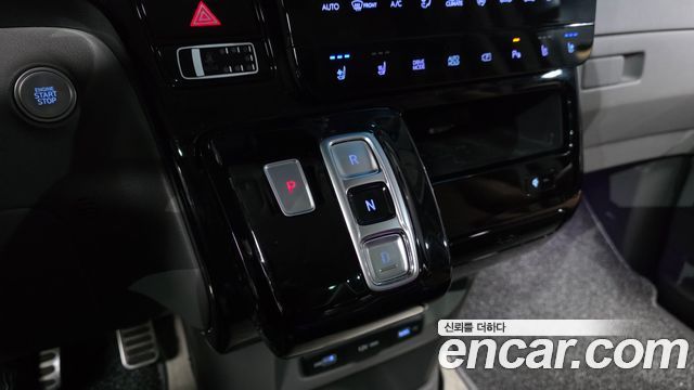 Hyundai Staria L3.5 Lounge 9-Seater Inspiration 2022 — фото 9