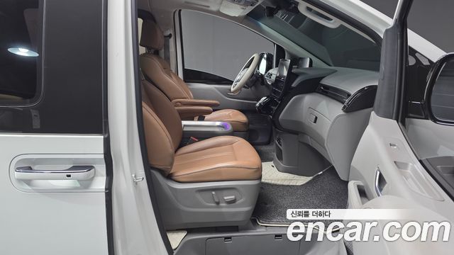 Hyundai Staria L3.5 Lounge 9-Seater Inspiration 2022 — фото 12