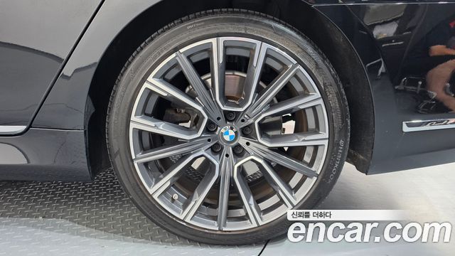 BMW 7 Series (G11) 745Le iPerformance M Sport 2020 — фото 21
