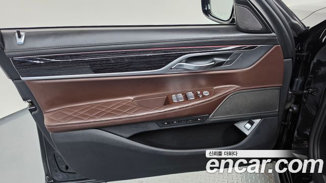 BMW 7 Series (G11) 745Le iPerformance M Sport 2020 — фото 24