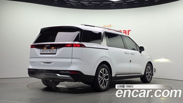 Kia Carnival (IV) Gasoline 9-Seater Signature 2023 — фото 2