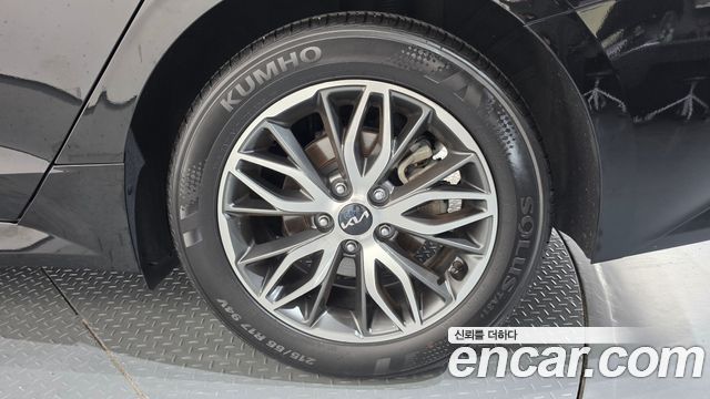 Kia K5 (III) 2.0 Prestige 2023 — фото 21