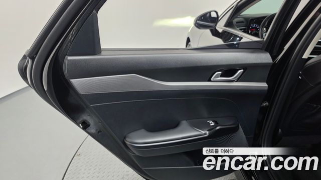 Kia K5 (III) 2.0 Prestige 2023 — фото 25