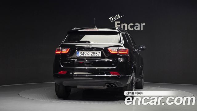 Jeep Compass (II) S 2.4 AWD 2022 — фото 4