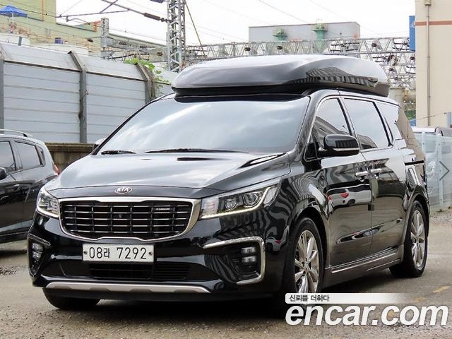 Kia Carnival 9-Seater Hi-Limousine Noblesse Special 2019 — фото 1