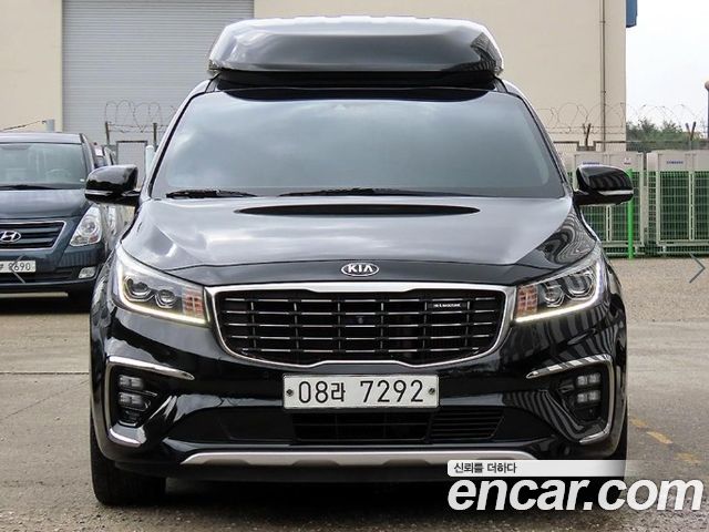 Kia Carnival 9-Seater Hi-Limousine Noblesse Special 2019 — фото 2