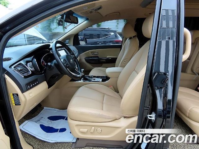 Kia Carnival 9-Seater Hi-Limousine Noblesse Special 2019 — фото 5
