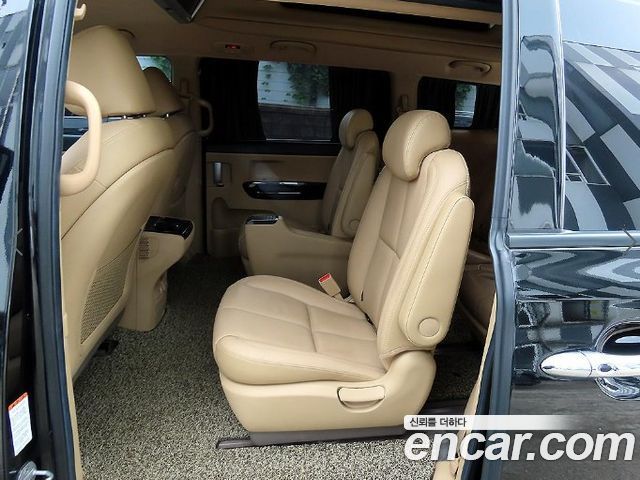 Kia Carnival 9-Seater Hi-Limousine Noblesse Special 2019 — фото 6