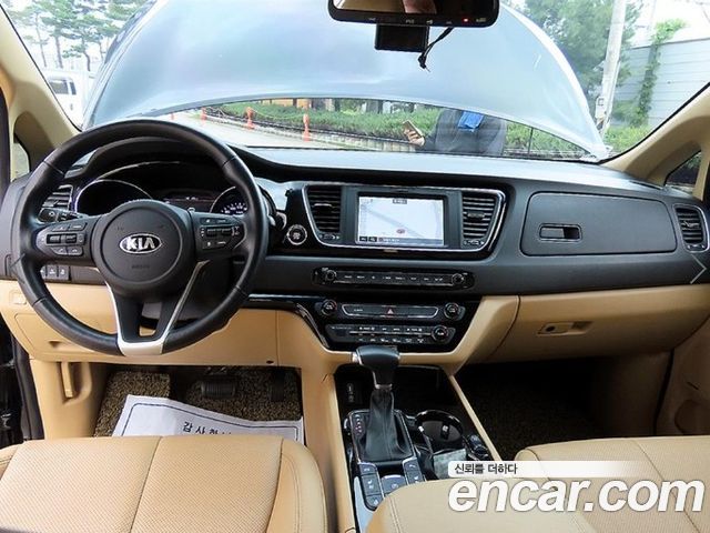 Kia Carnival 9-Seater Hi-Limousine Noblesse Special 2019 — фото 8