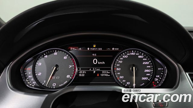 Audi S8 4.0 TFSI quattro D4 2015 — фото 8