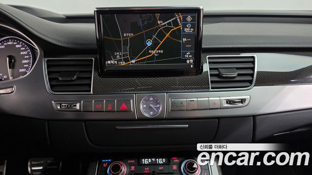 Audi S8 4.0 TFSI quattro D4 2015 — фото 14
