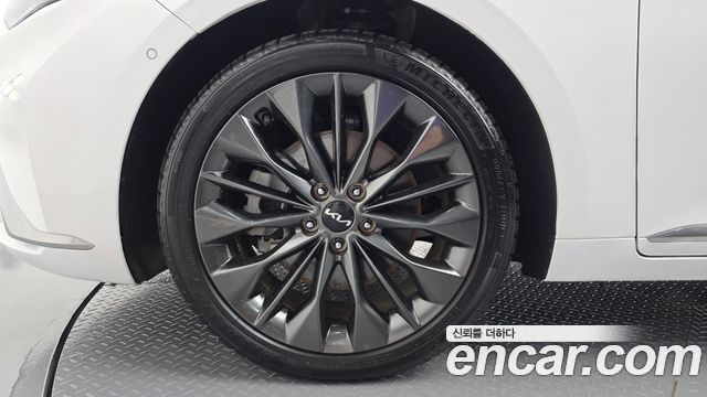 Kia K8 2.5 Gasoline 2WD Signature Special 2024 — фото 5