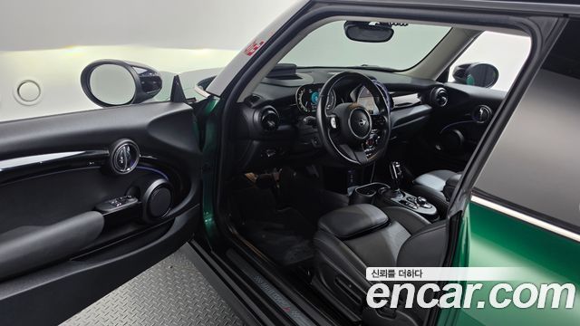 MINI Cooper S Classic Third Generation 2022 — фото 10