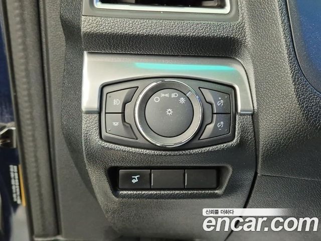 Ford Explorer 2.3 Limited 4WD 5th 2016 — фото 22