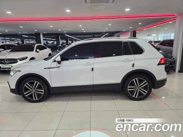 Volkswagen Tiguan (II) 2.0 TDI Prestige 2023 — фото 3