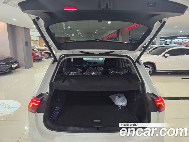 Volkswagen Tiguan (II) 2.0 TDI Prestige 2023 — фото 8