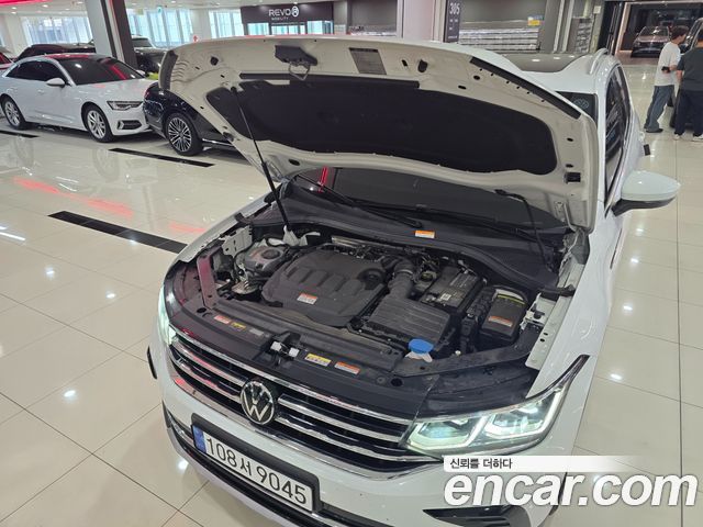Volkswagen Tiguan (II) 2.0 TDI Prestige 2023 — фото 9