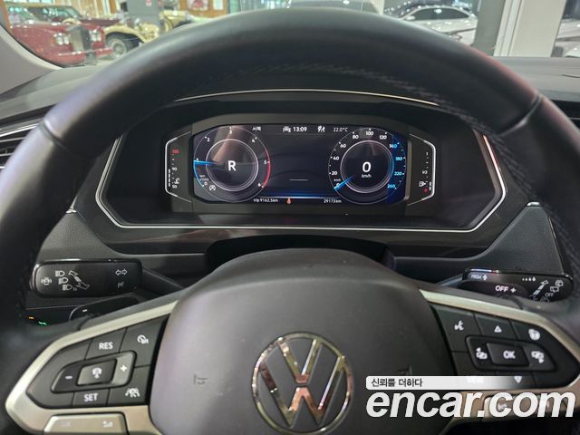 Volkswagen Tiguan (II) 2.0 TDI Prestige 2023 — фото 18