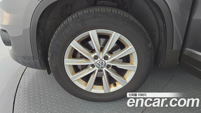 Volkswagen Tiguan 2.0 TDI Comfort 5N 2015 — фото 5