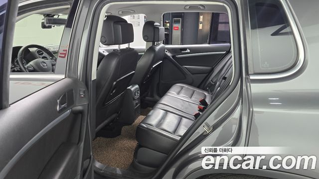 Volkswagen Tiguan 2.0 TDI Comfort 5N 2015 — фото 11