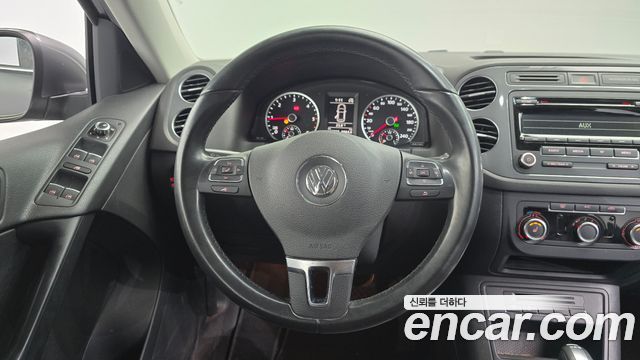 Volkswagen Tiguan 2.0 TDI Comfort 5N 2015 — фото 13
