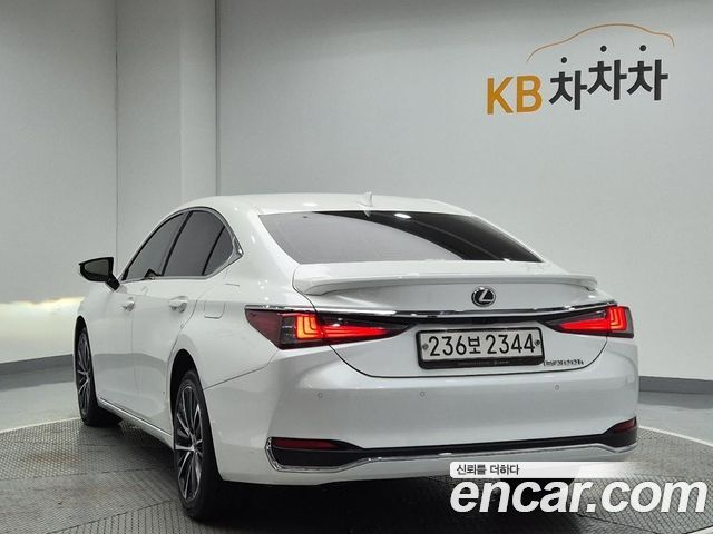 Lexus ES300h (VII) Luxury 2023 — фото 4