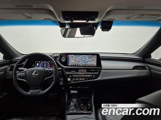Lexus ES300h (VII) Luxury 2023 — фото 17