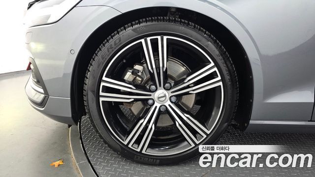 Volvo S60 (III) T5 Inscroption 2020 — фото 5