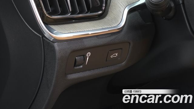 Volvo S60 (III) T5 Inscroption 2020 — фото 15