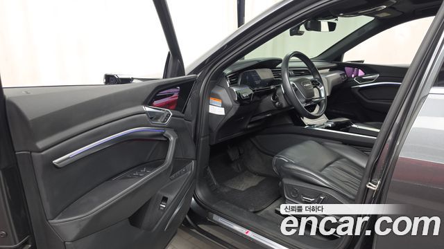 Audi e-tron 55 Quattro Sportback 2022 — фото 10