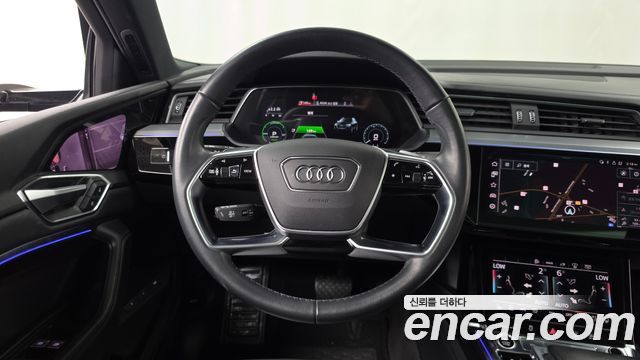 Audi e-tron 55 Quattro Sportback 2022 — фото 13