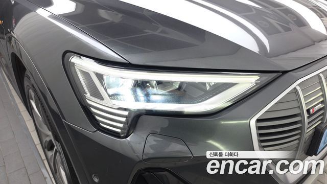 Audi e-tron 55 Quattro Sportback 2022 — фото 22