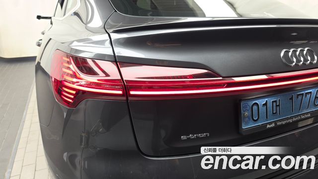 Audi e-tron 55 Quattro Sportback 2022 — фото 23