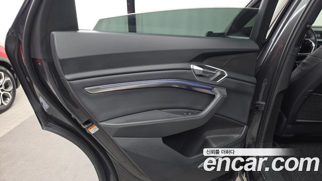 Audi e-tron 55 Quattro Sportback 2022 — фото 25