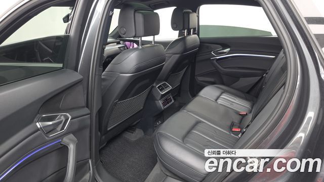 Audi e-tron 55 Quattro Sportback 2022 — фото 26