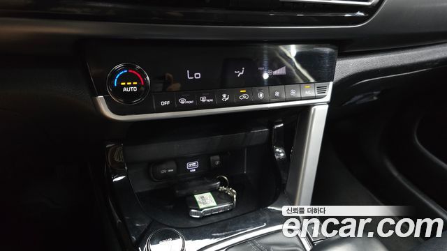 Kia Seltos Gasoline 1.6 Turbo 4WD Prestige 2023 — фото 19