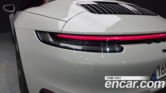 Porsche 911 (992) Carrera 4 GTS Cabriolet 2024 — фото 29