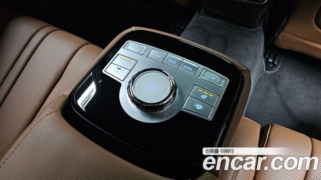 Genesis G80 (RG3) Gasoline 2.5 Turbo AWD 2024 — фото 32