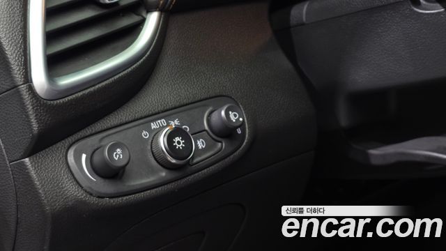Chevrolet Trax 1.4 Premier 2020 — фото 16