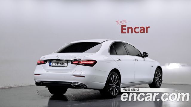 Mercedes-Benz E-Class (W213) E300e 4MATIC Exclusive 2021 — фото 2