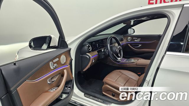 Mercedes-Benz E-Class (W213) E300e 4MATIC Exclusive 2021 — фото 10