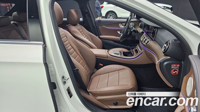 Mercedes-Benz E-Class (W213) E300e 4MATIC Exclusive 2021 — фото 26