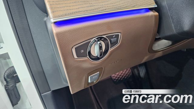 Mercedes-Benz E-Class (W213) E300e 4MATIC Exclusive 2021 — фото 29