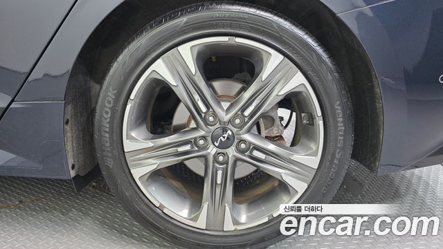 Kia K5 Hybrid (III) Signature 2022 — фото 21