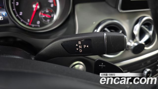 Mercedes-Benz GLA-Class (X156) GLA220 Premium 2019 — фото 9