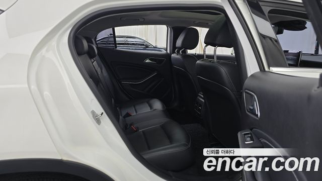 Mercedes-Benz GLA-Class (X156) GLA220 Premium 2019 — фото 12