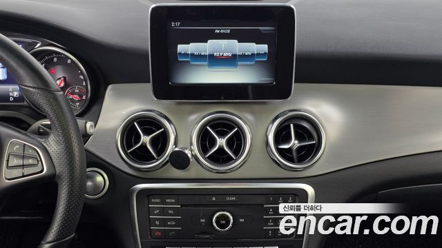 Mercedes-Benz GLA-Class (X156) GLA220 Premium 2019 — фото 14