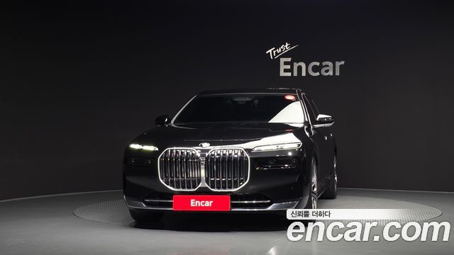 BMW 7 Series (G70) 740i sDrive Design Pure Excellence 2023 — фото 3