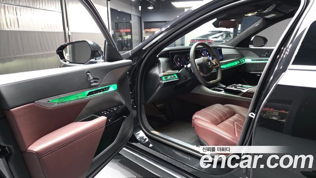 BMW 7 Series (G70) 740i sDrive Design Pure Excellence 2023 — фото 10